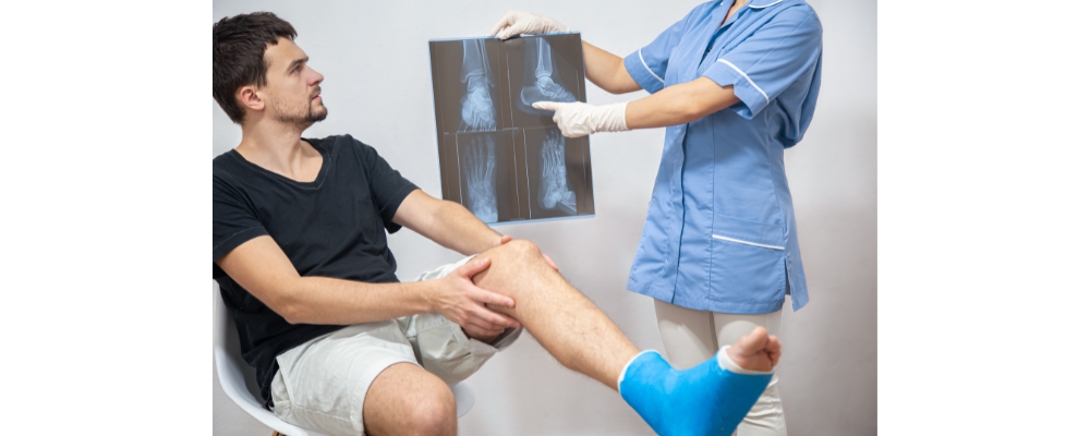 Urgent Bone Injury Treatment in infantry road